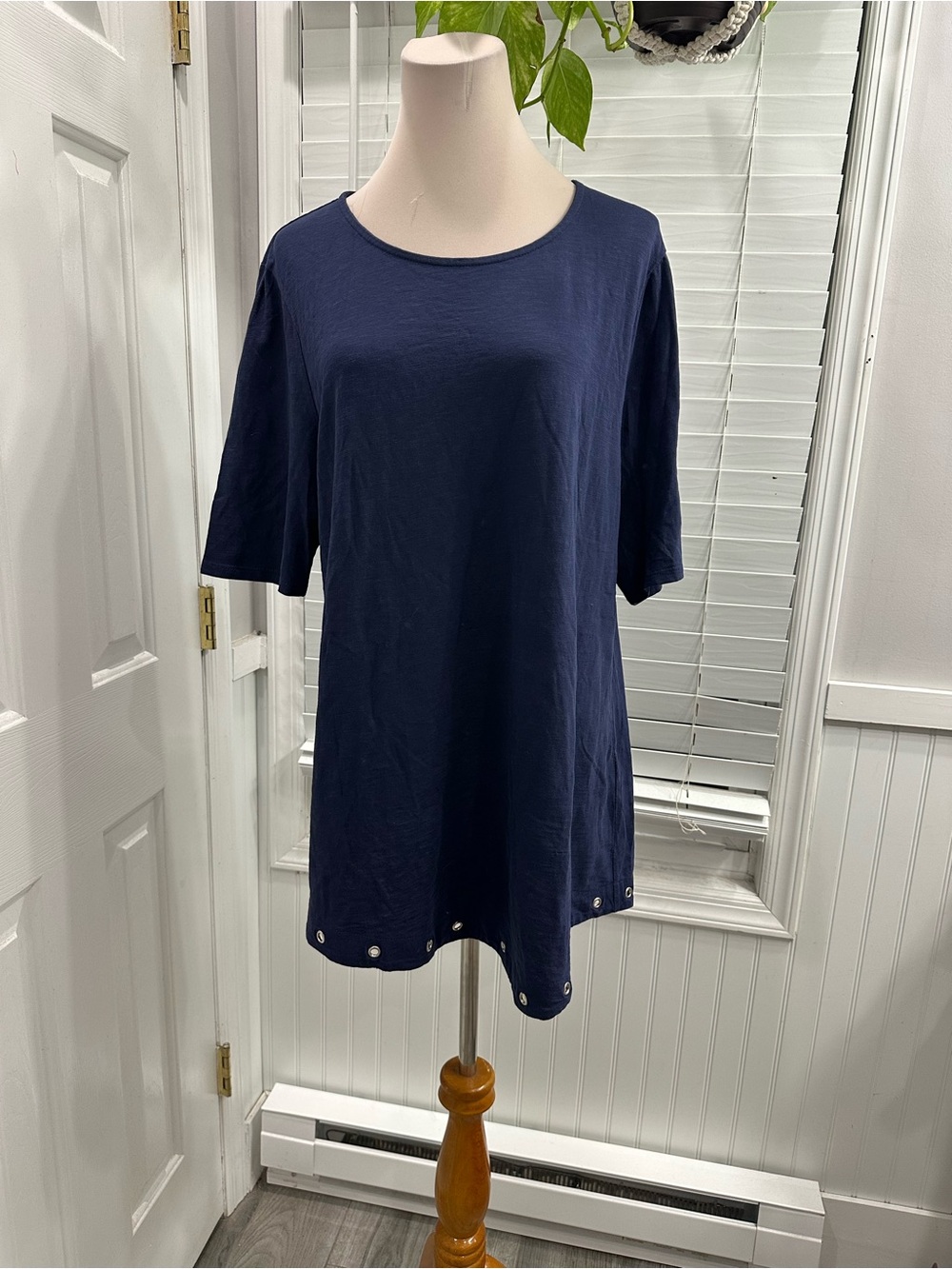 Chico's Navy Short Sleeve Tunic with Hem Grommet Detail